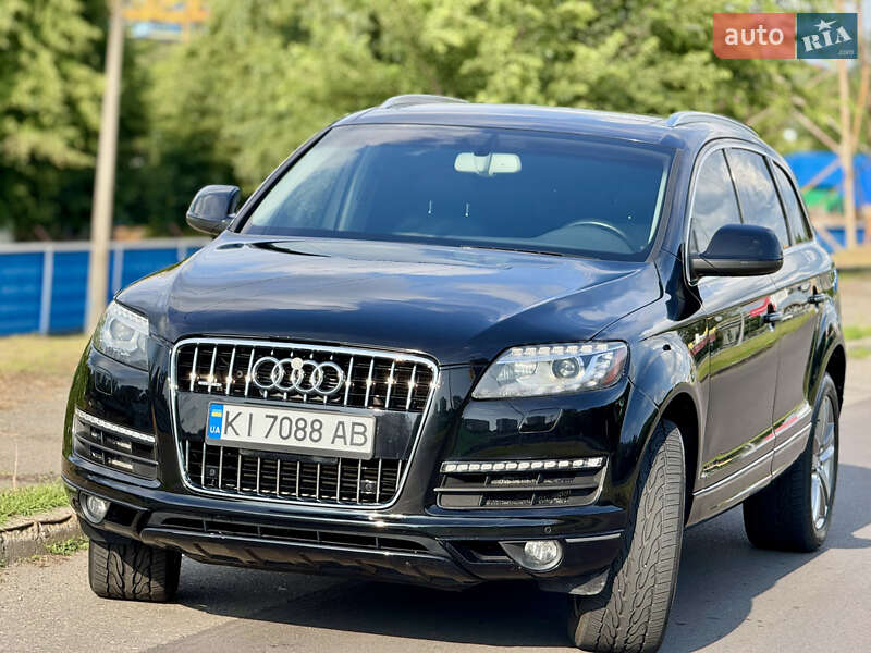 Внедорожник / Кроссовер Audi Q7 2015 в 