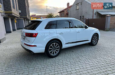 Внедорожник / Кроссовер Audi Q7 2017 в 