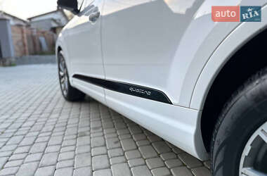 Внедорожник / Кроссовер Audi Q7 2017 в 