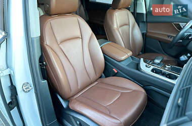 Внедорожник / Кроссовер Audi Q7 2017 в 