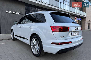 Внедорожник / Кроссовер Audi Q7 2018 в 