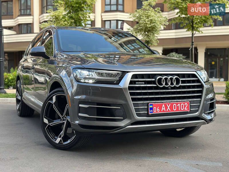 Внедорожник / Кроссовер Audi Q7 2019 в 