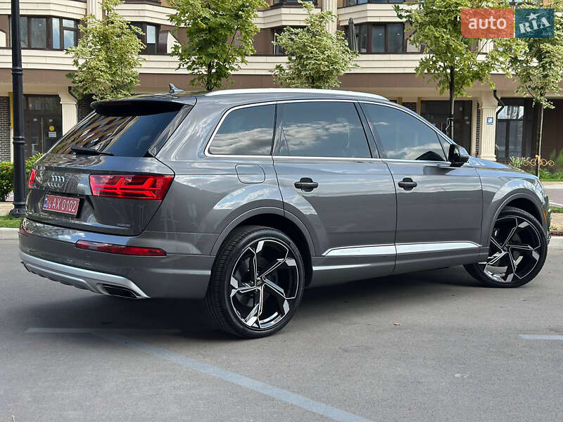 Внедорожник / Кроссовер Audi Q7 2019 в Киеве