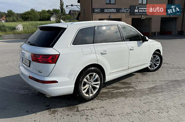 Внедорожник / Кроссовер Audi Q7 2016 в 