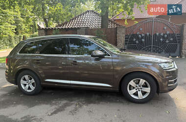 Позашляховик / Кросовер Audi Q7 2017 в 