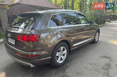 Позашляховик / Кросовер Audi Q7 2017 в 