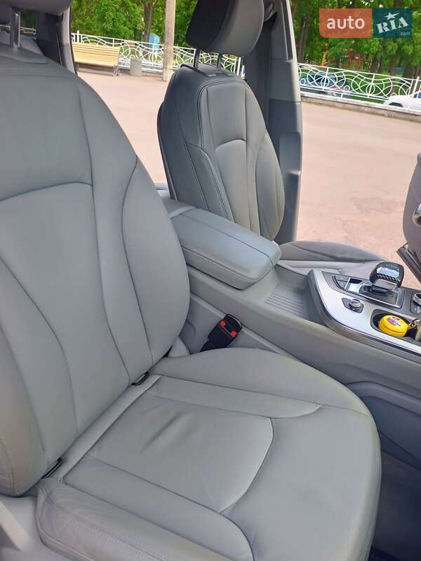 Позашляховик / Кросовер Audi Q7 2016 в Коростені