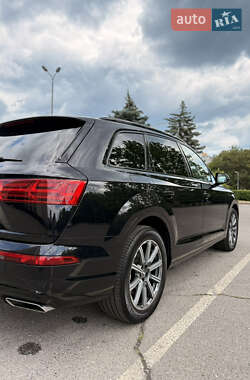 Внедорожник / Кроссовер Audi Q7 2018 в 