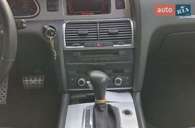 Внедорожник / Кроссовер Audi Q7 2007 в 