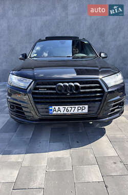 Позашляховик / Кросовер Audi Q7 2016 в 