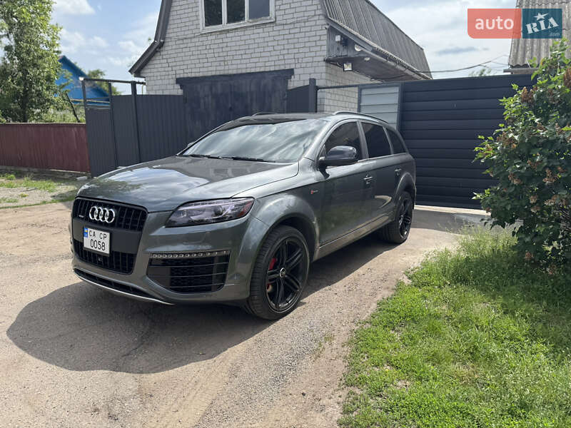Внедорожник / Кроссовер Audi Q7 2015 в 