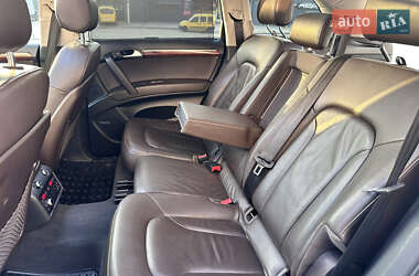 Позашляховик / Кросовер Audi Q7 2010 в 
