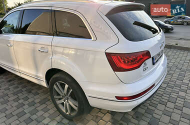 Позашляховик / Кросовер Audi Q7 2010 в 