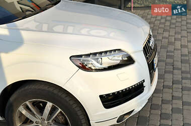 Позашляховик / Кросовер Audi Q7 2010 в 
