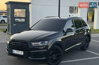 Внедорожник / Кроссовер Audi Q7 2015 в 