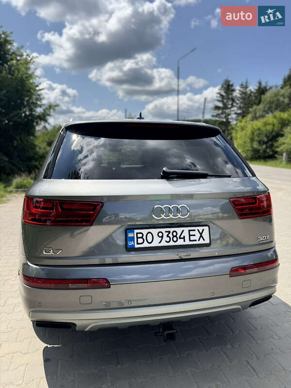 Позашляховик / Кросовер Audi Q7 2016 в Рівному