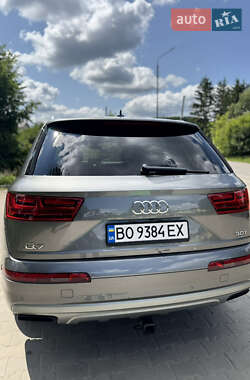 Внедорожник / Кроссовер Audi Q7 2016 в 