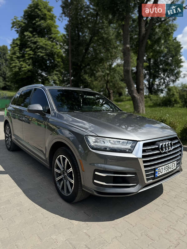 Позашляховик / Кросовер Audi Q7 2016 в Рівному