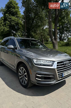 Внедорожник / Кроссовер Audi Q7 2016 в 