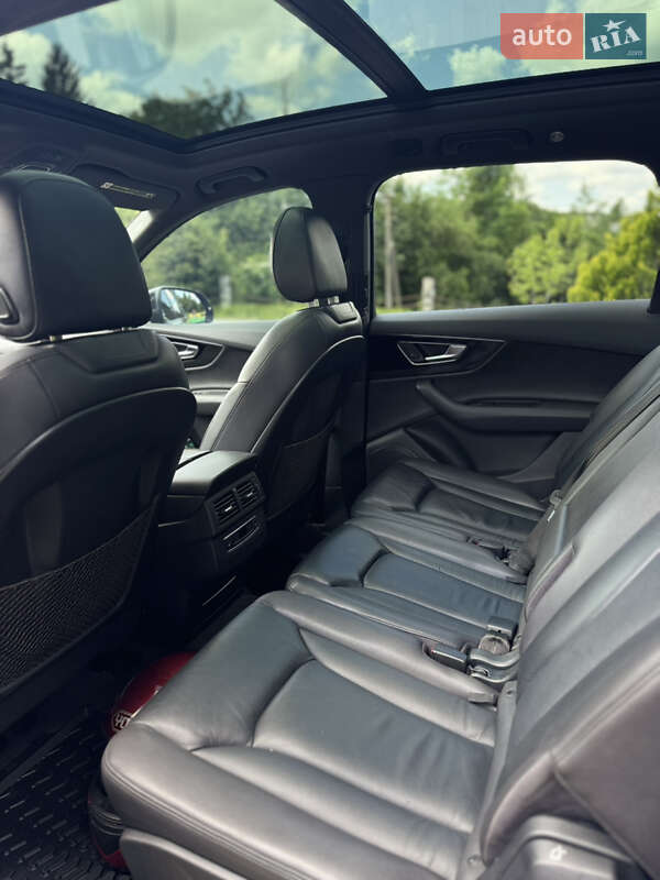 Позашляховик / Кросовер Audi Q7 2016 в Рівному