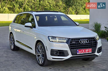 Позашляховик / Кросовер Audi Q7 2017 в 