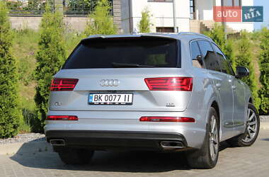 Внедорожник / Кроссовер Audi Q7 2017 в 