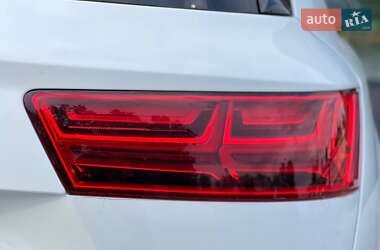 Внедорожник / Кроссовер Audi Q7 2018 в 