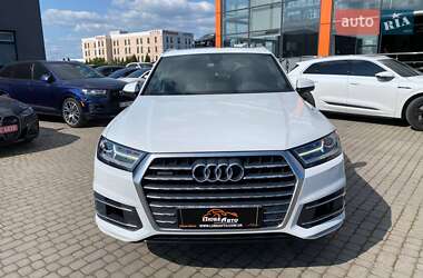 Внедорожник / Кроссовер Audi Q7 2016 в 