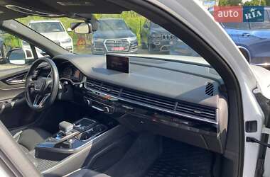 Внедорожник / Кроссовер Audi Q7 2016 в 