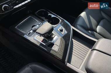 Внедорожник / Кроссовер Audi Q7 2016 в 