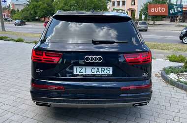 Внедорожник / Кроссовер Audi Q7 2016 в 