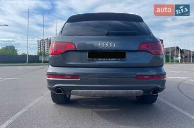 Позашляховик / Кросовер Audi Q7 2009 в 