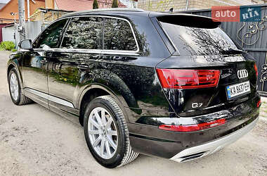 Позашляховик / Кросовер Audi Q7 2017 в 