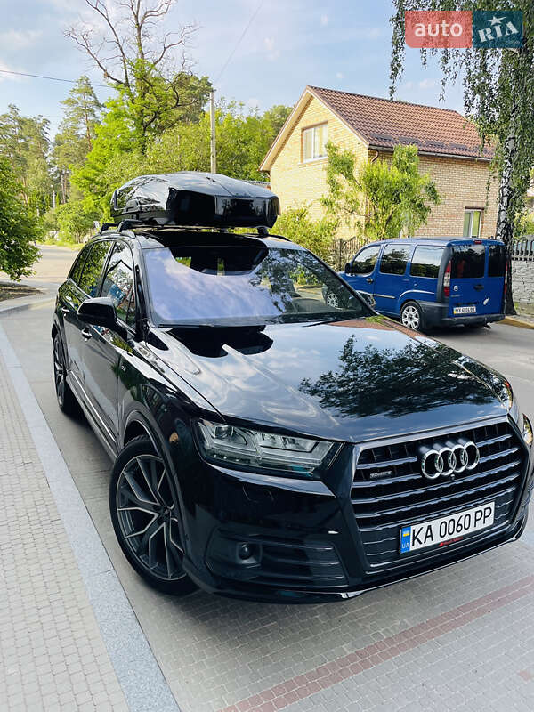Внедорожник / Кроссовер Audi Q7 2017 в 