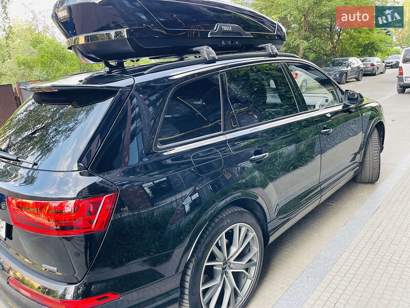 Внедорожник / Кроссовер Audi Q7 2017 в Киеве
