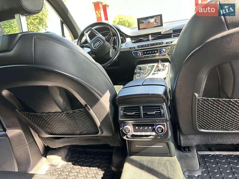 Позашляховик / Кросовер Audi Q7 2017 в Вінниці