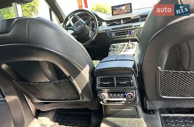 Внедорожник / Кроссовер Audi Q7 2017 в 