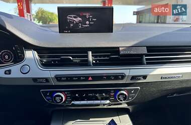 Внедорожник / Кроссовер Audi Q7 2017 в 