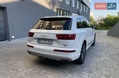 Внедорожник / Кроссовер Audi Q7 2016 в 