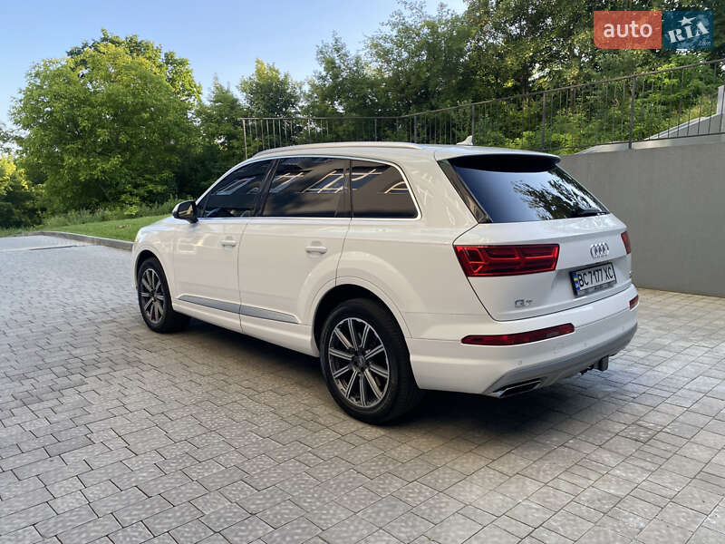 Позашляховик / Кросовер Audi Q7 2016 в Львові