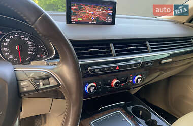 Внедорожник / Кроссовер Audi Q7 2016 в 