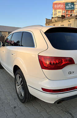 Внедорожник / Кроссовер Audi Q7 2012 в 
