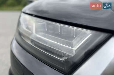 Внедорожник / Кроссовер Audi Q7 2017 в 