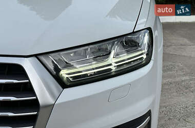 Внедорожник / Кроссовер Audi Q7 2017 в 