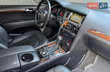 Внедорожник / Кроссовер Audi Q7 2010 в 
