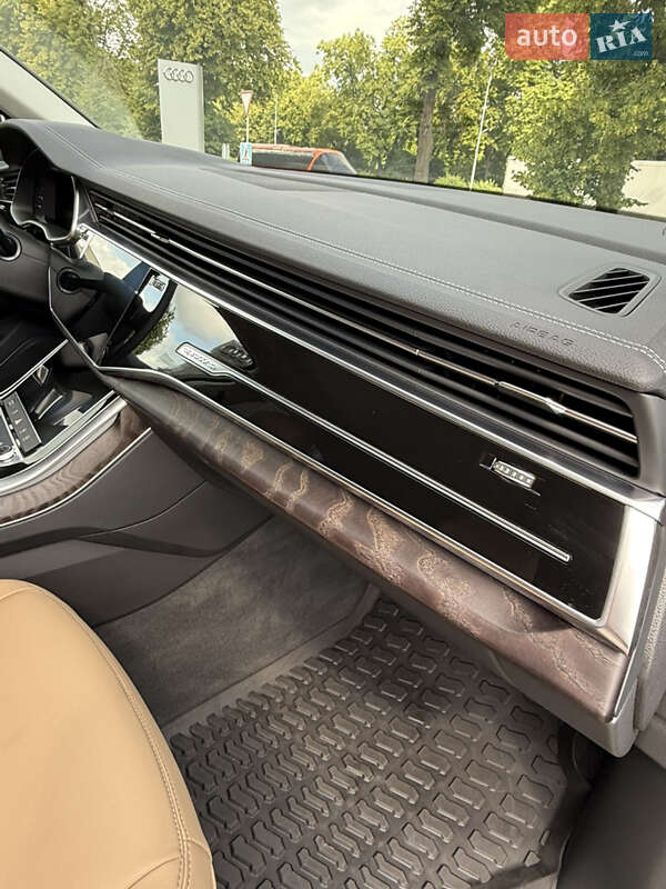 Внедорожник / Кроссовер Audi Q7 2024 в Львове