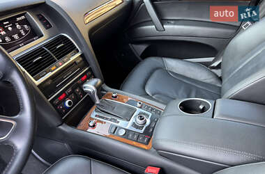 Внедорожник / Кроссовер Audi Q7 2015 в 