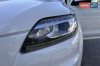 Внедорожник / Кроссовер Audi Q7 2015 в 