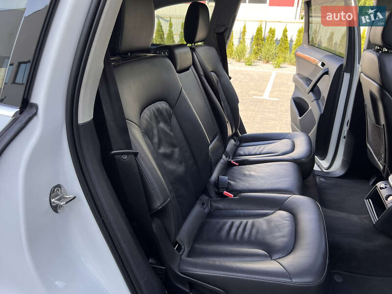 Внедорожник / Кроссовер Audi Q7 2015 в Луцке
