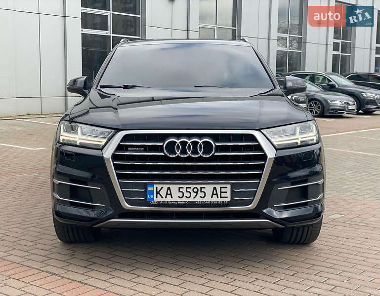 Позашляховик / Кросовер Audi Q7 2017 в Києві